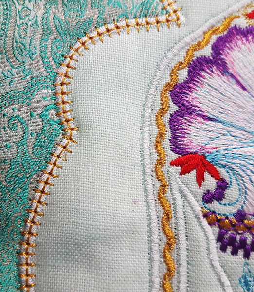 Wild and Free Machine Embroidery Design Instructions. Elephant Cushion