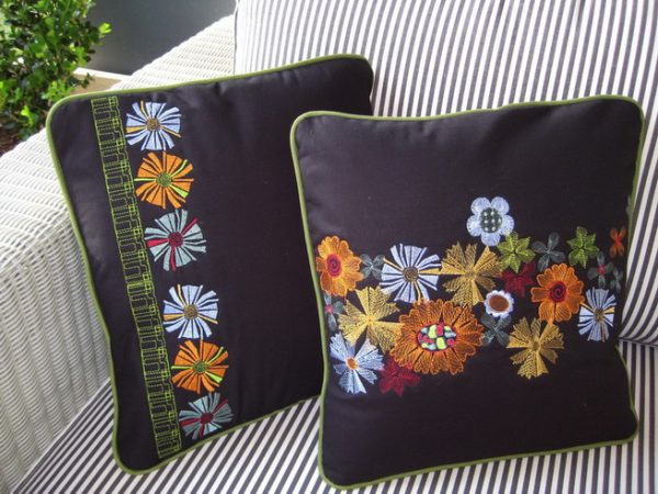 Retro, machine embroidery designs, bee, flowers, dandelions, flower pot, bouquet, swirls, cushion, pillow, handbag, bag, purse, clothing, top, blouse, placemat, homewares, home decor