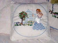 Elizabethan World Machine Embroidery Design Instructions