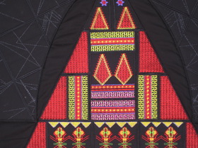 Textured Pyramid Machine Embroidery Design Instructions