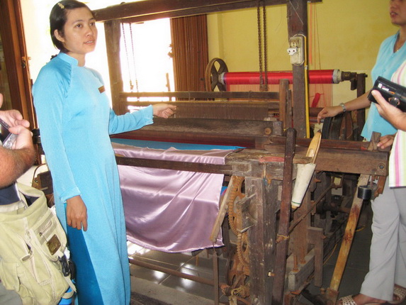 Making the silk blue for fabric